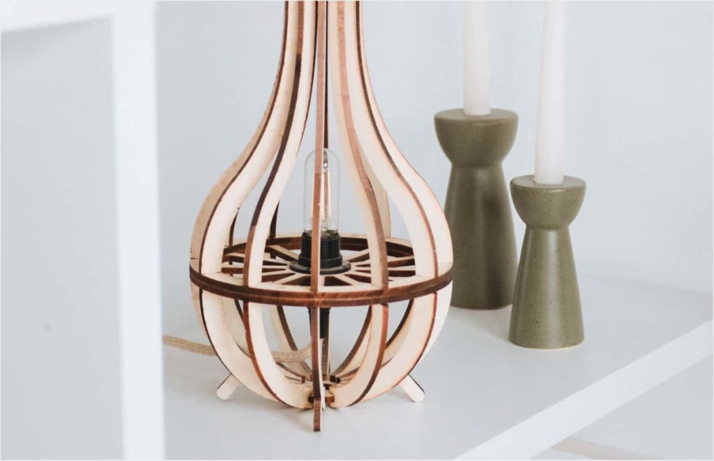 Fabrication artisanale et personnalisée en Savoie : enseignes, objets de décoration, cadeaux d’affaires, objets publicitaires